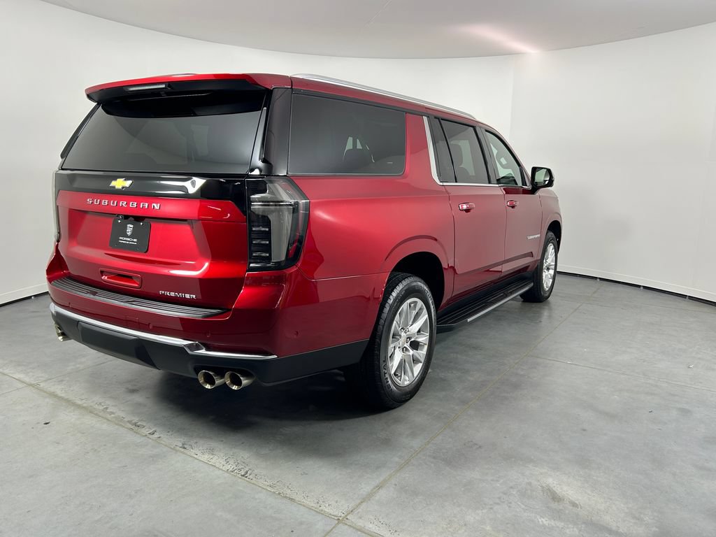 Used 2025 Chevrolet Suburban Premier w/ Sun And Tow Package AWD/4WD image 7
