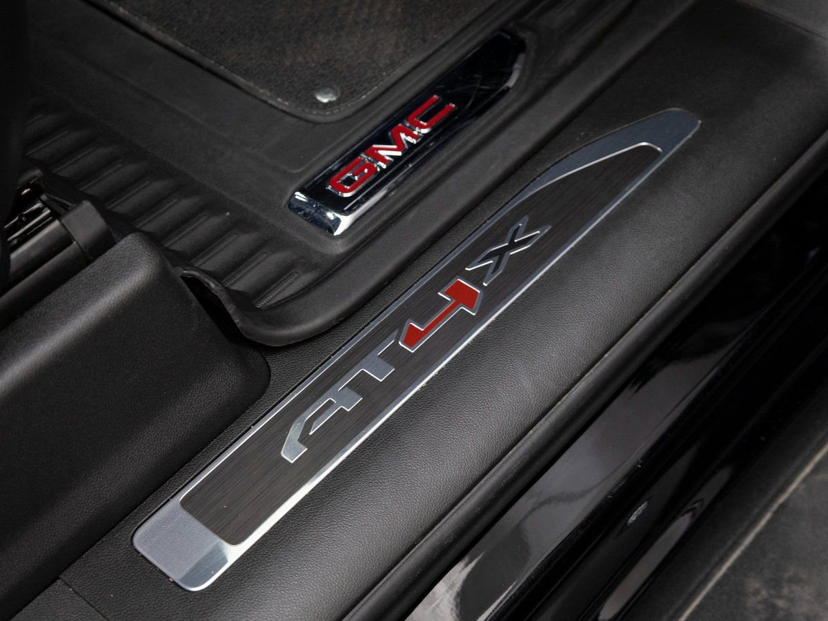 Used 2025 GMC Sierra 1500 AT4X image 26