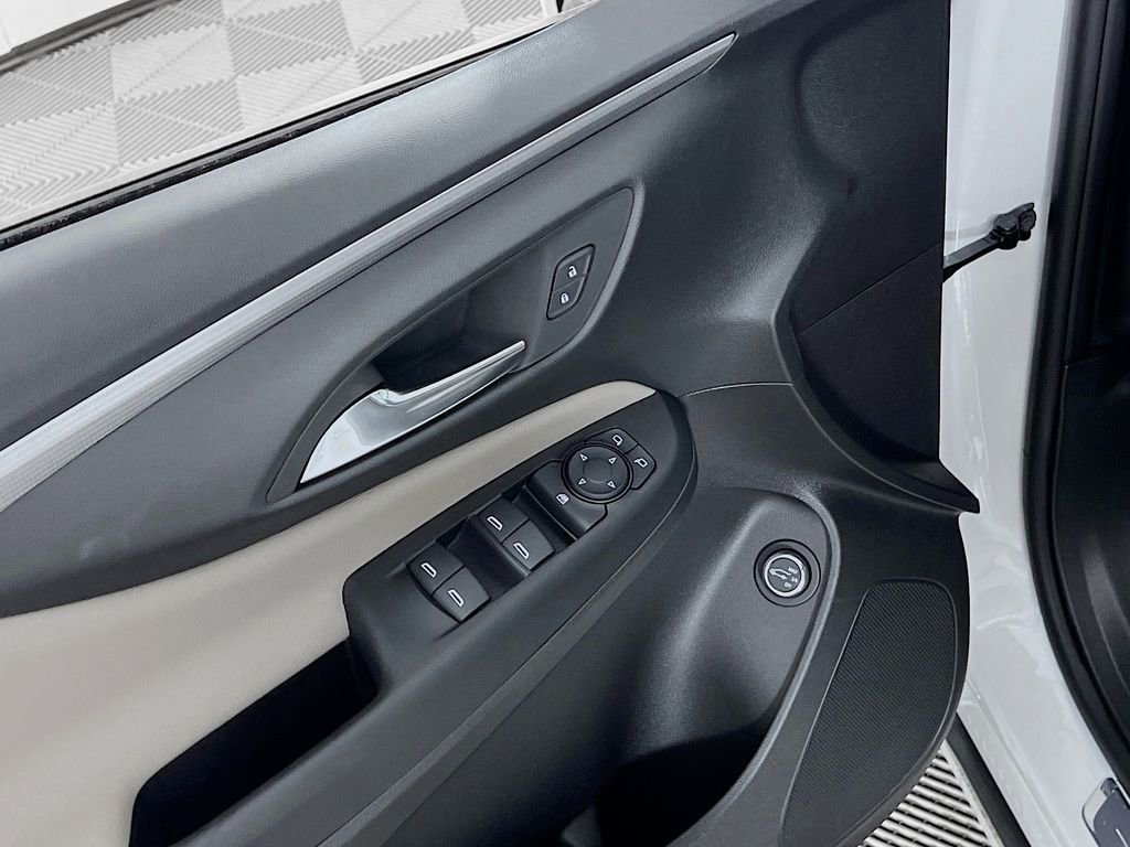 New 2025 Buick Envista Avenir image 16