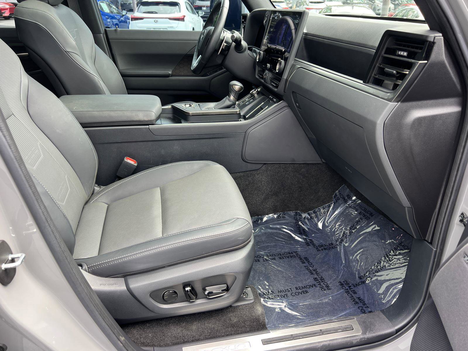Certified 2024 Lexus GX 550 w/ Accessory Package (2T) AWD/4WD image 14
