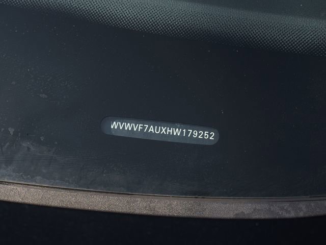 Used 2017 Volkswagen Golf R 4-Door image 29