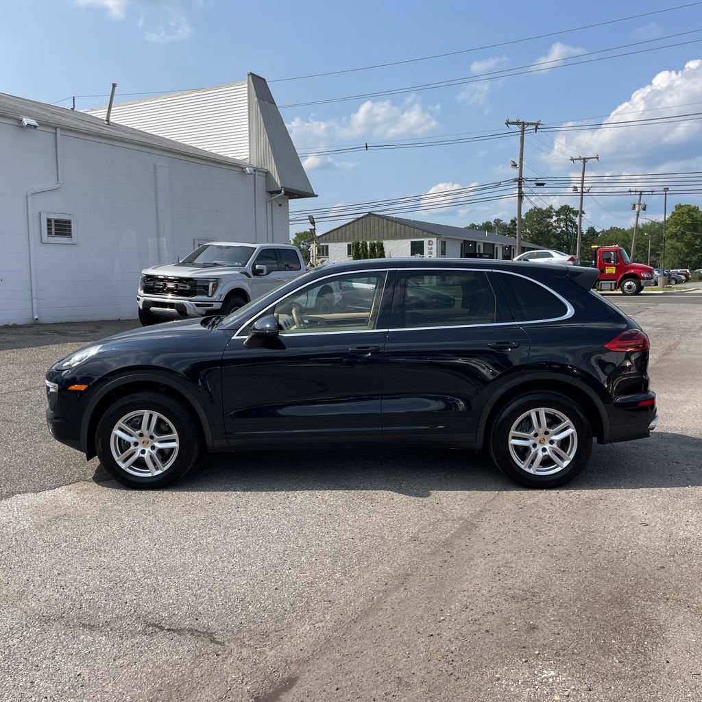 Used 2016 Porsche Cayenne AWD/4WD image 3