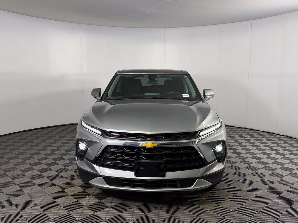 Used 2024 Chevrolet Blazer LT FWD image 2