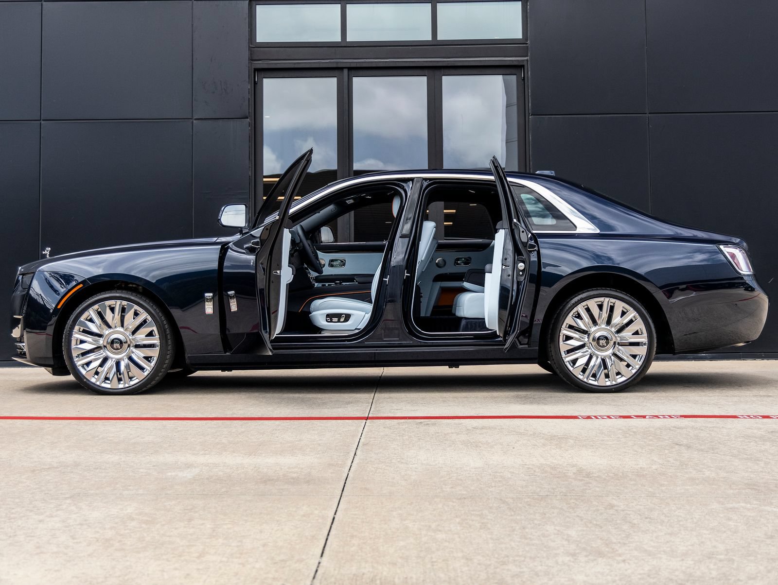 New 2027 Rolls-Royce Ghost AWD/4WD image 11