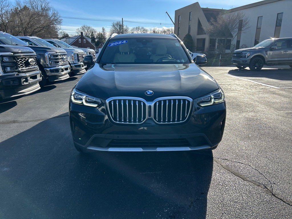 Used 2024 BMW X3 xDrive30i w/ Premium Package image 2