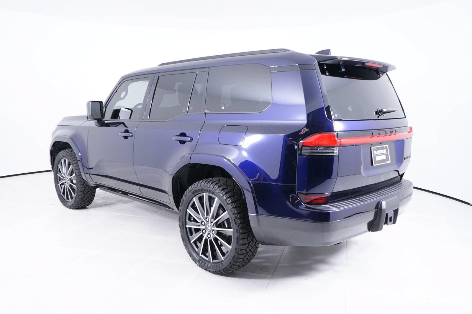 Used 2025 Lexus GX 550 w/ Accessory Package (2T) AWD/4WD image 3