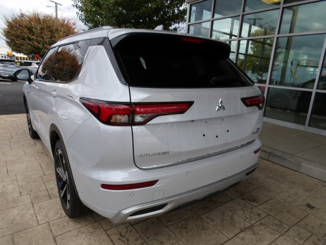 New 2025 Mitsubishi Outlander SEL image 5