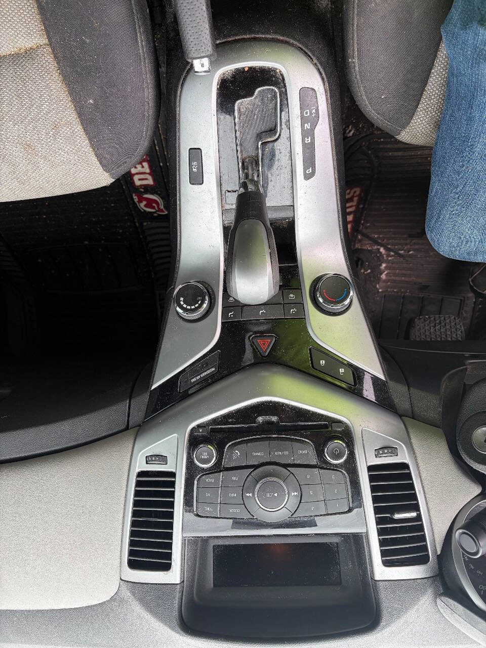 Used 2013 Chevrolet Cruze LS image 16