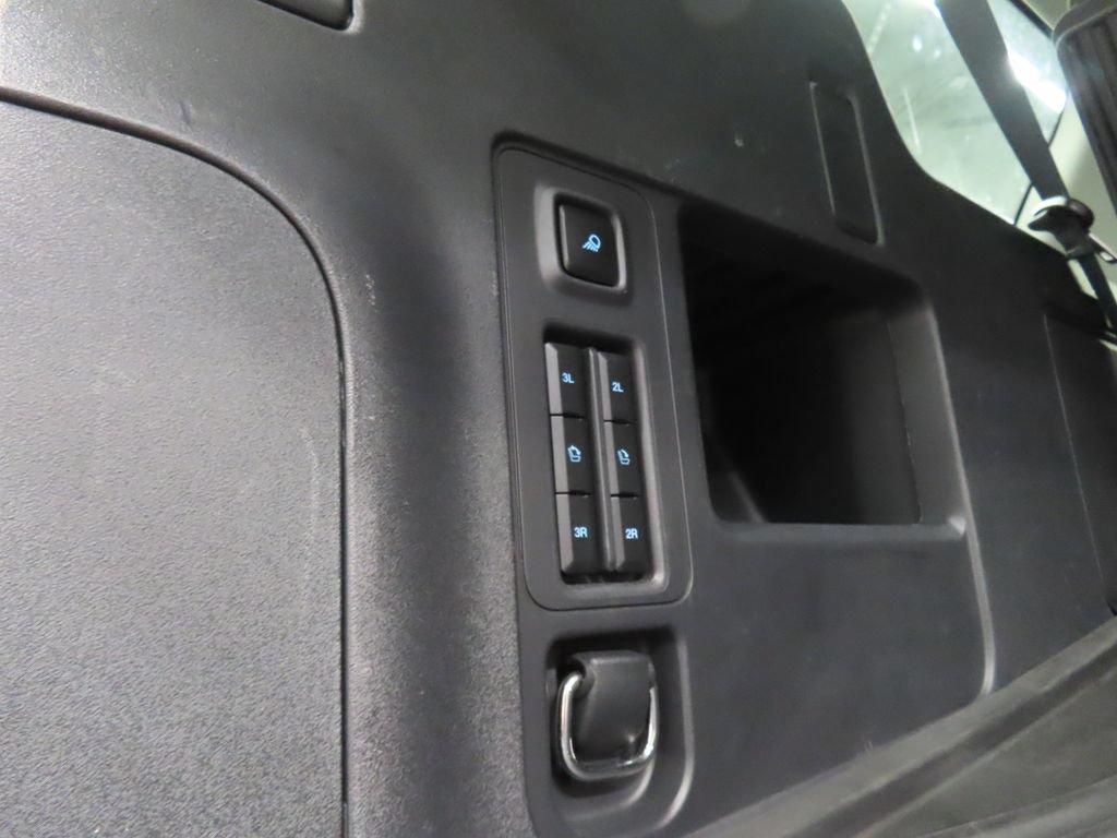 Used 2025 Ford Expedition Max Platinum w/ Platinum Ultimate Package AWD/4WD image 50