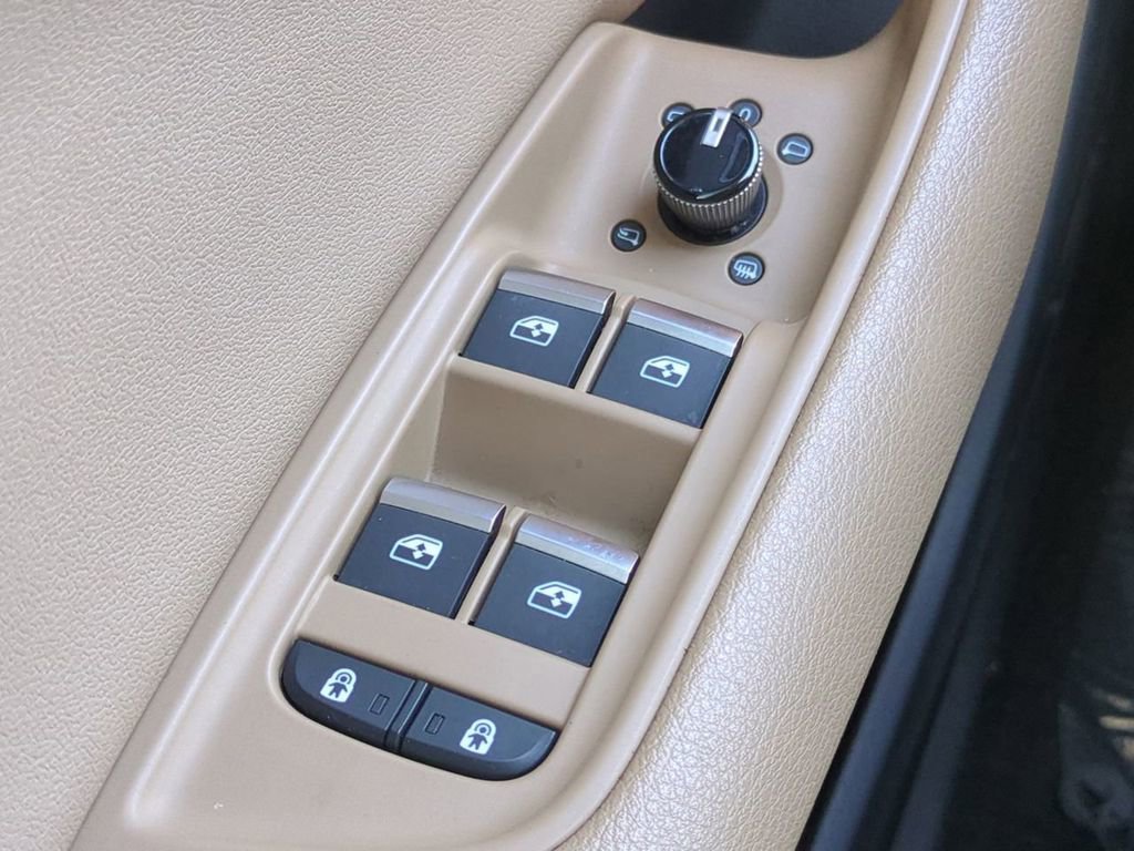 Used 2019 Audi Q8 Premium Plus w/ Premium Plus image 25