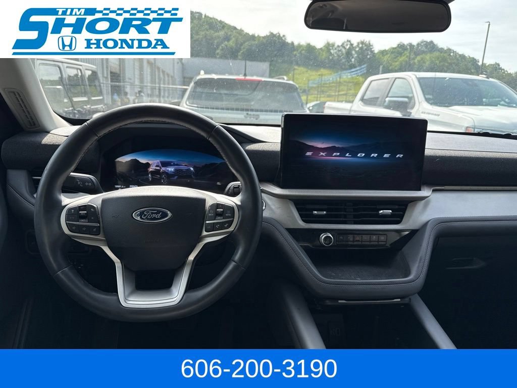 Used 2025 Ford Explorer Active w/ Active Comfort Package AWD/4WD image 12