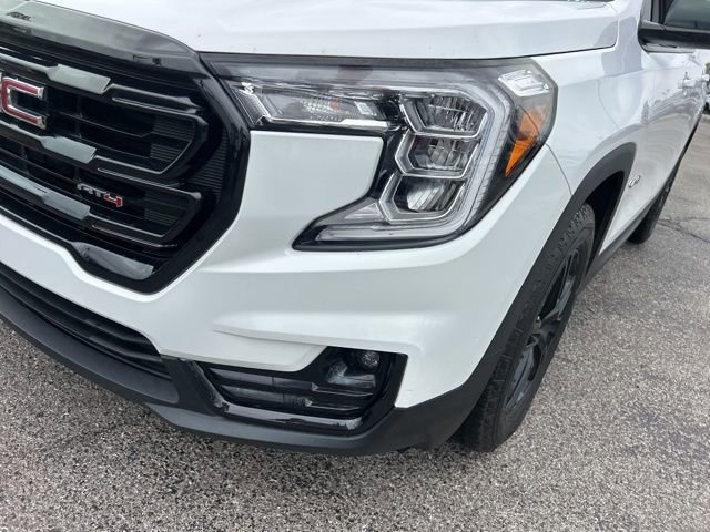 Used 2023 GMC Terrain AT4 AWD/4WD image 9