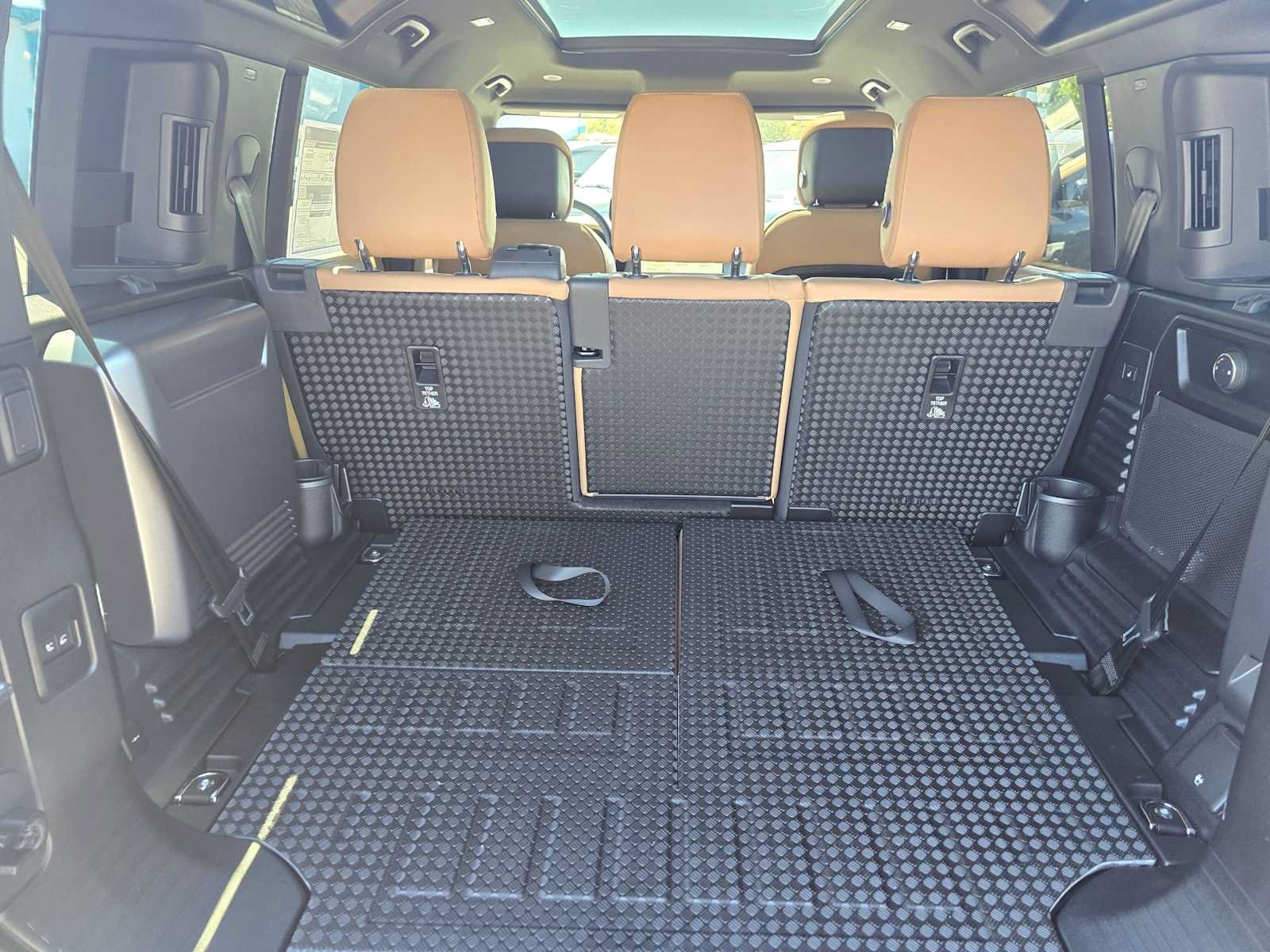 New 2026 Land Rover Defender 110 X-Dynamic SE AWD/4WD image 14
