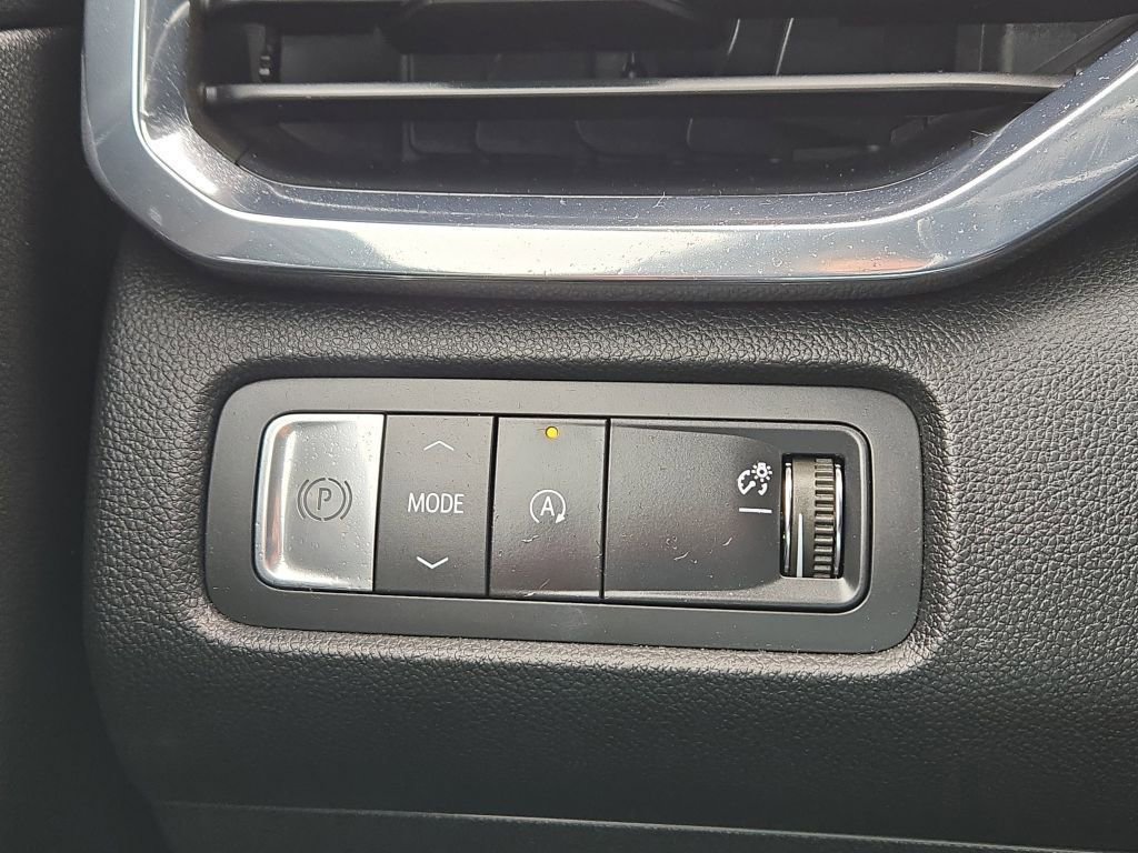 Used 2025 GMC Acadia Elevation image 23