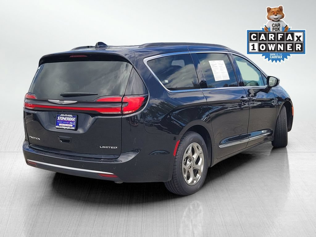 Used 2023 Chrysler Pacifica Limited FWD image 4