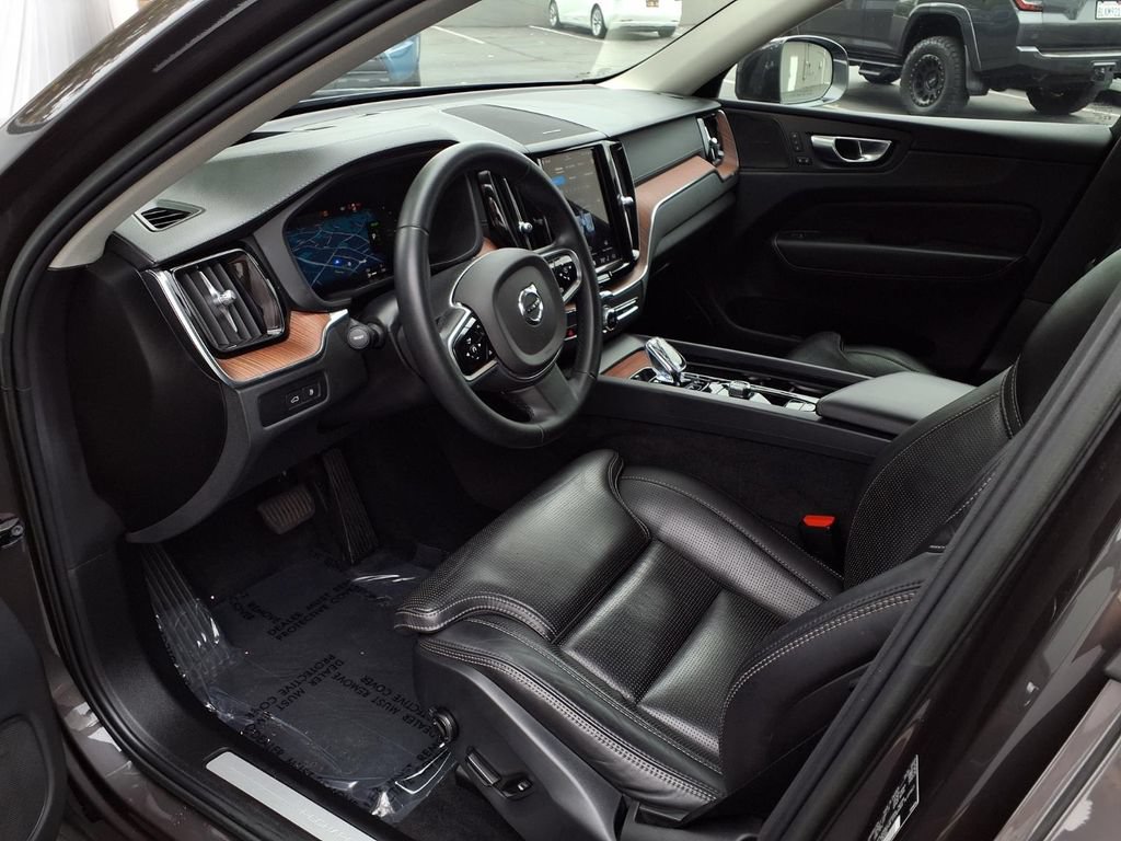 Used 2023 Volvo XC60 T8 Ultimate AWD/4WD image 15