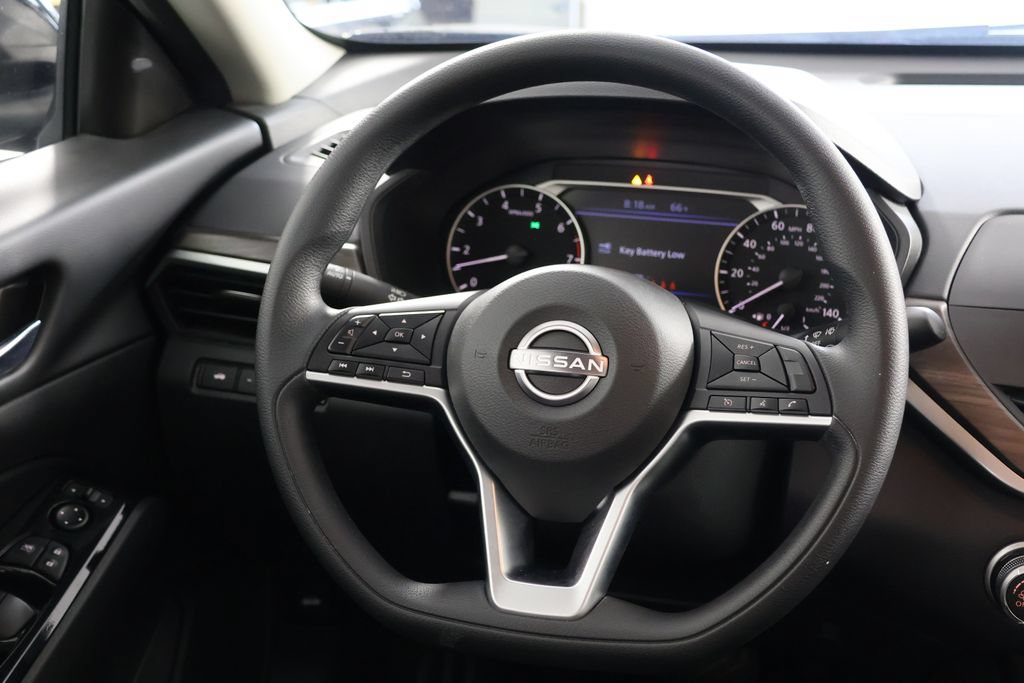 Used 2023 Nissan Altima 2.5 SV FWD image 10