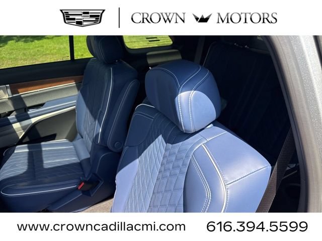 New 2026 Cadillac Vistiq Premium Luxury AWD/4WD image 15