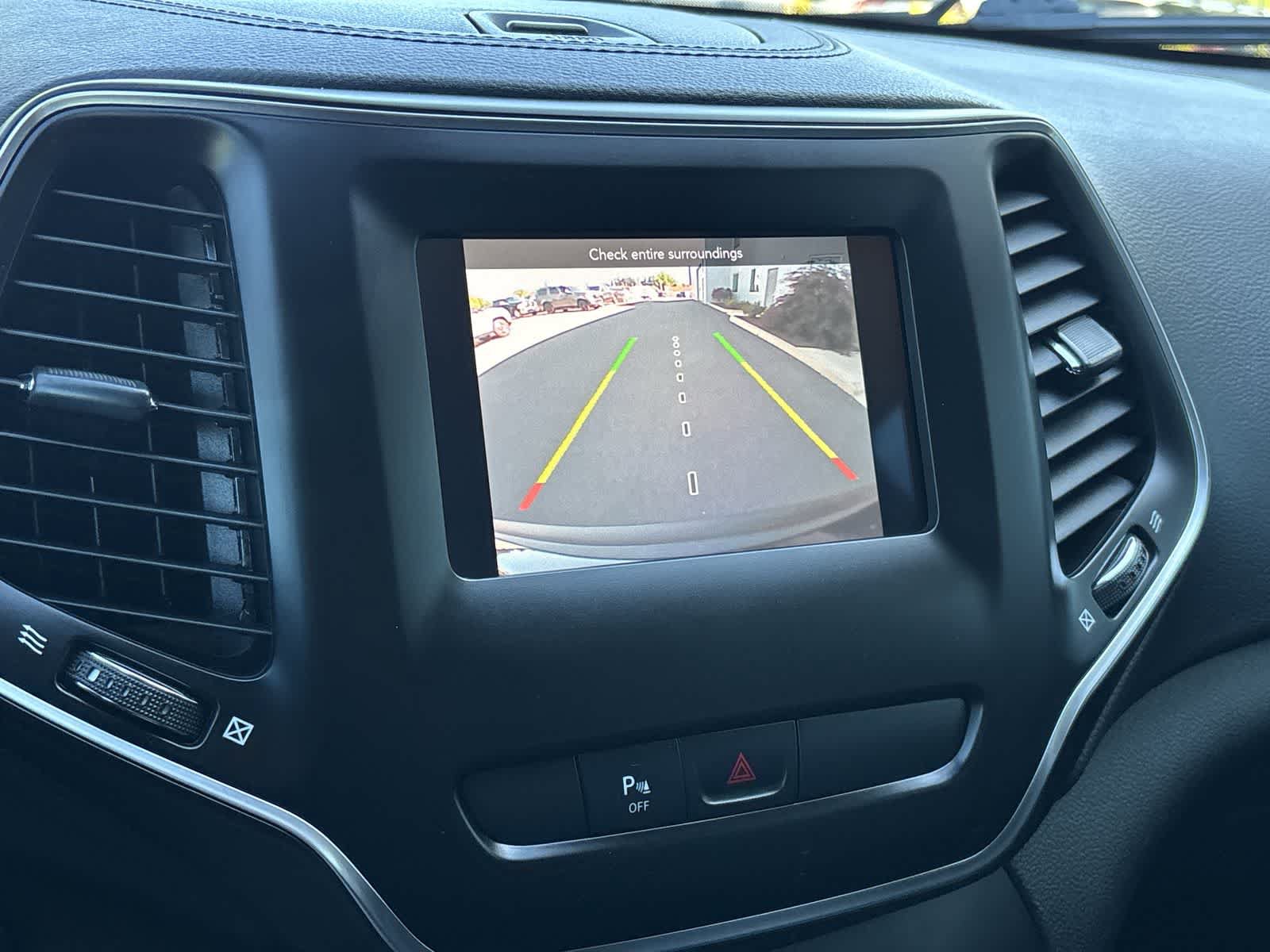 Used 2019 Jeep Cherokee Latitude Plus AWD/4WD image 21