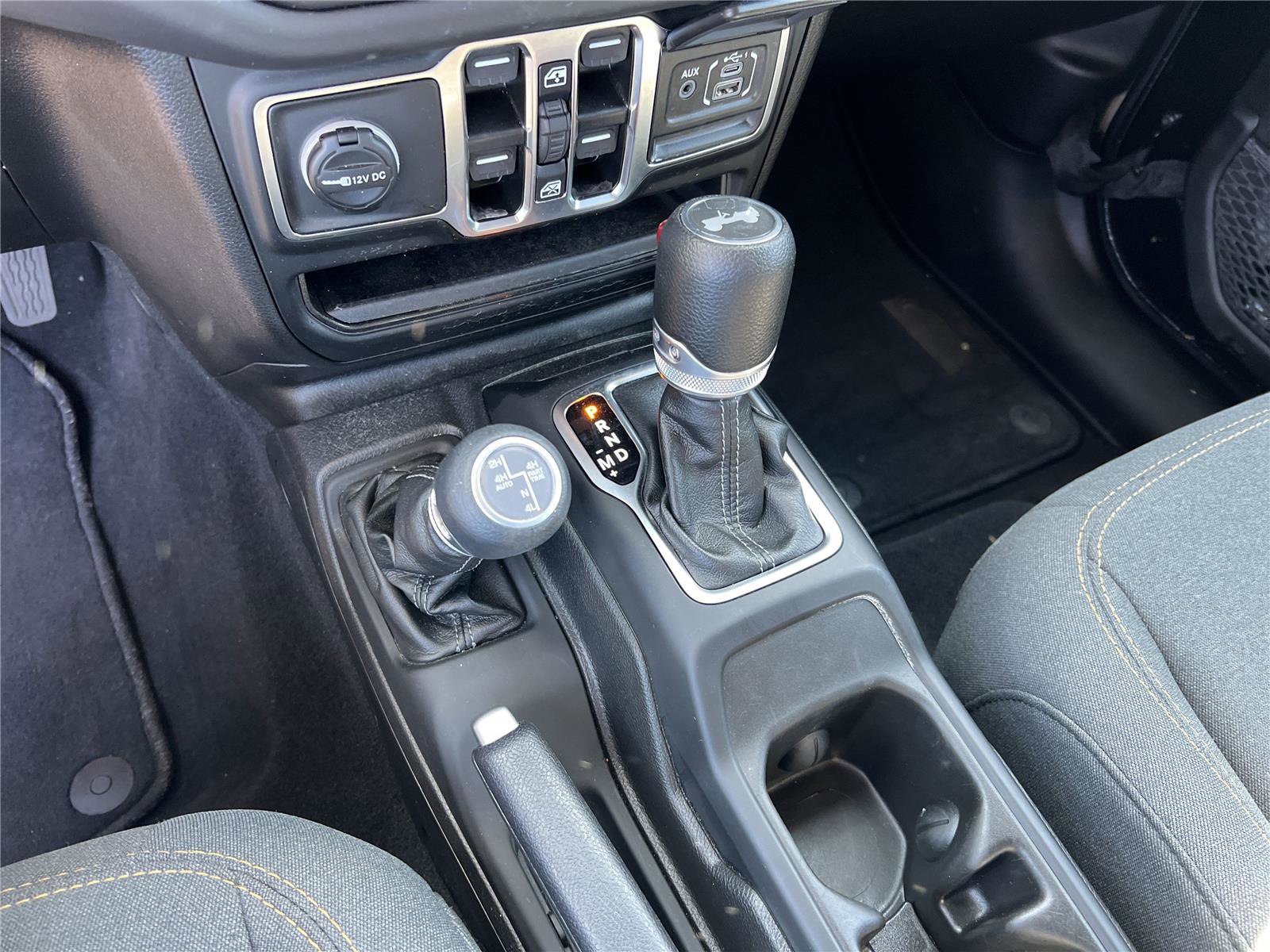 Used 2025 Jeep Wrangler Sahara w/ Safety Group image 10