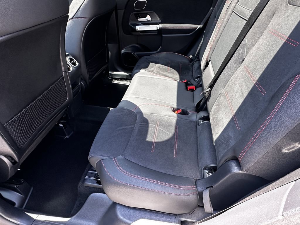 Used 2025 Mercedes-Benz GLB 250 image 24
