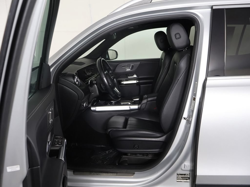 Used 2023 Mercedes-Benz GLB 250 4MATIC w/ Premium Package image 27