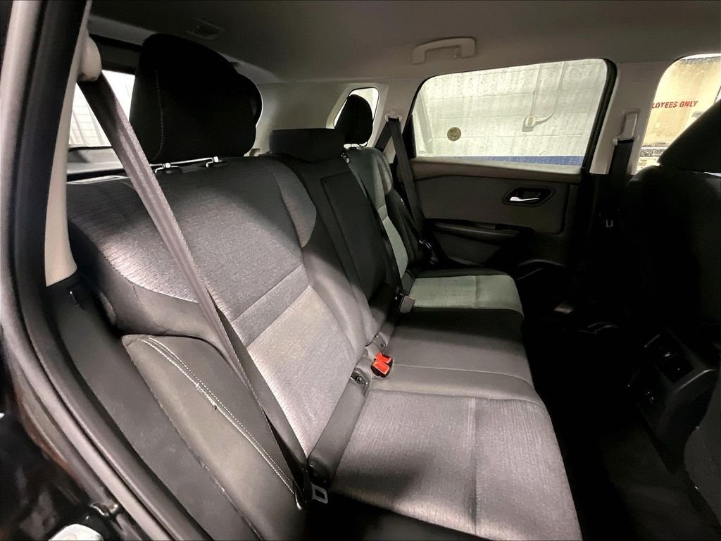 Used 2023 Nissan Rogue SV AWD/4WD image 16