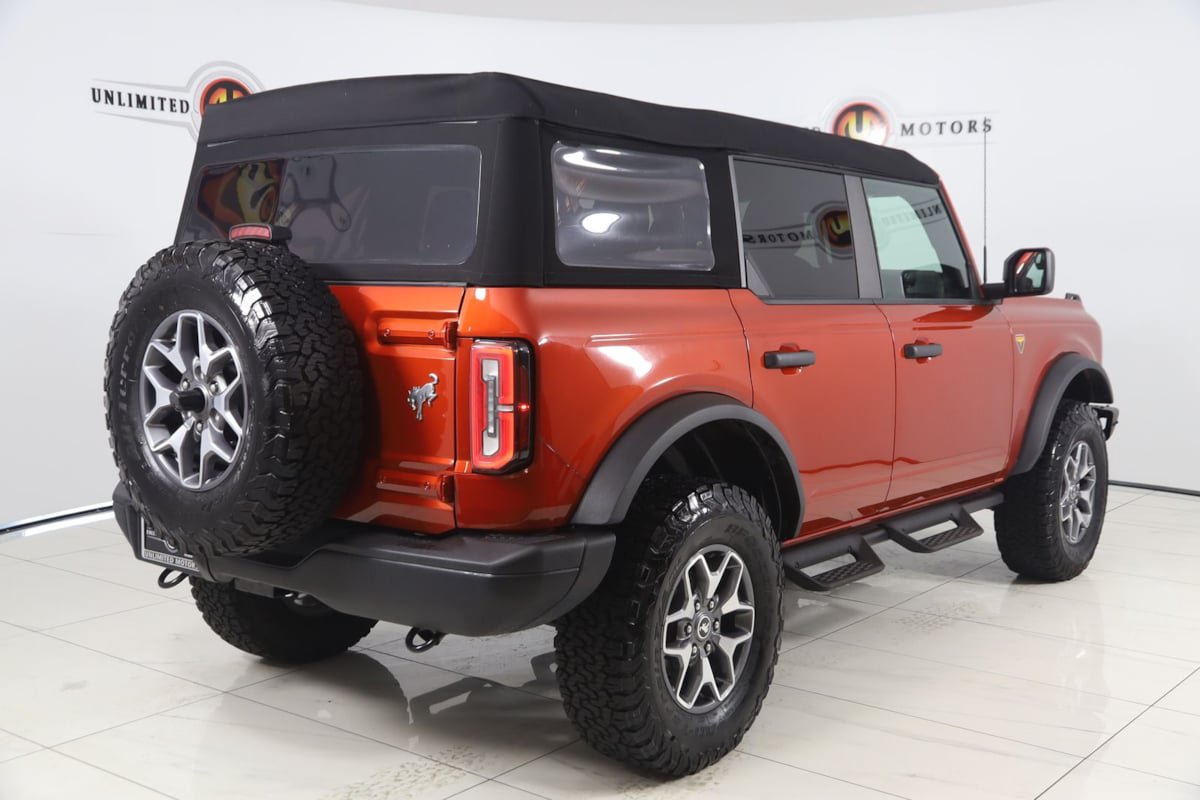 Used 2024 Ford Bronco Badlands AWD/4WD image 3