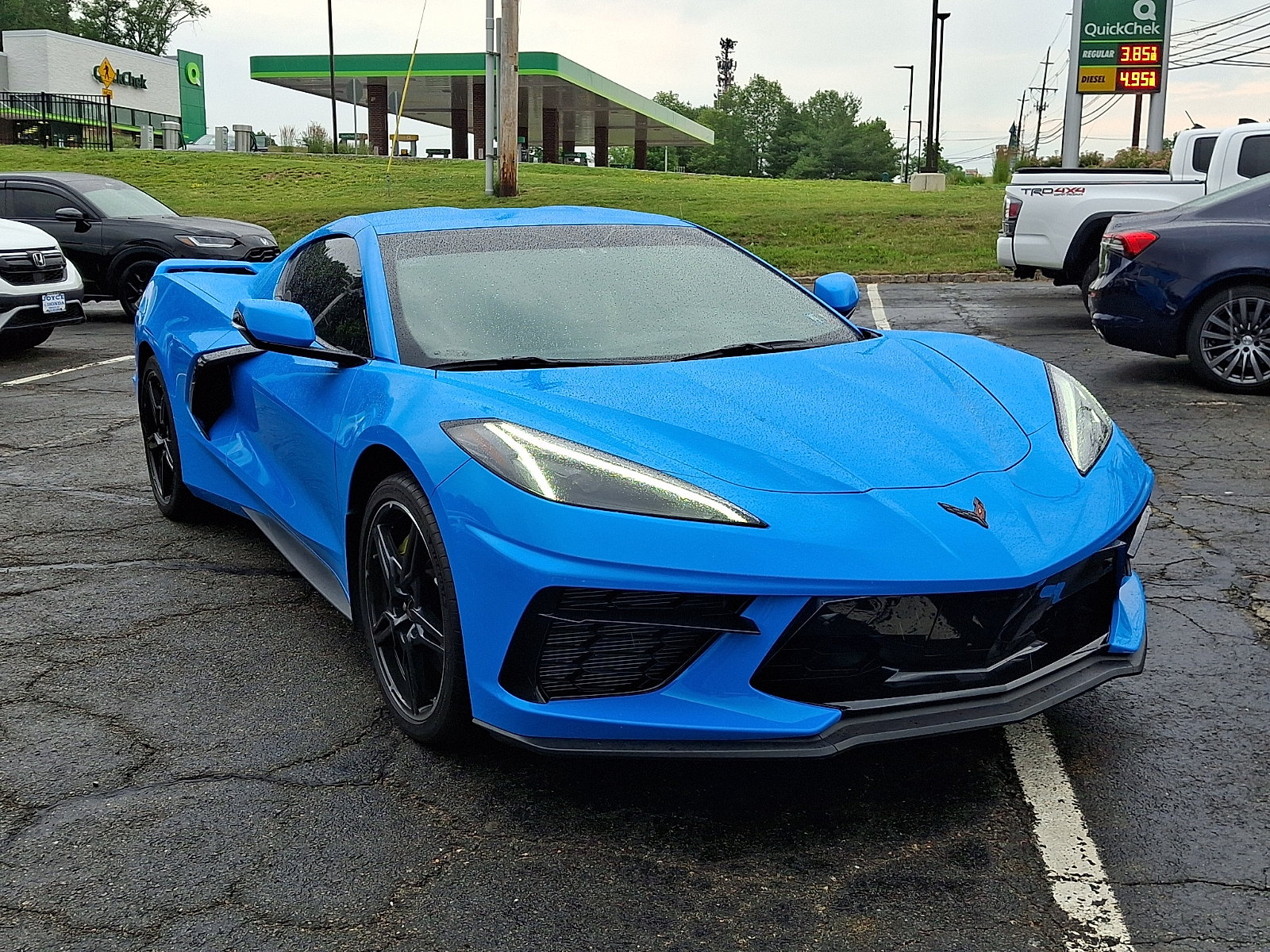 Used 2023 Chevrolet Corvette Stingray Preferred Cpe w/ Z51 Performance Package RWD image 2