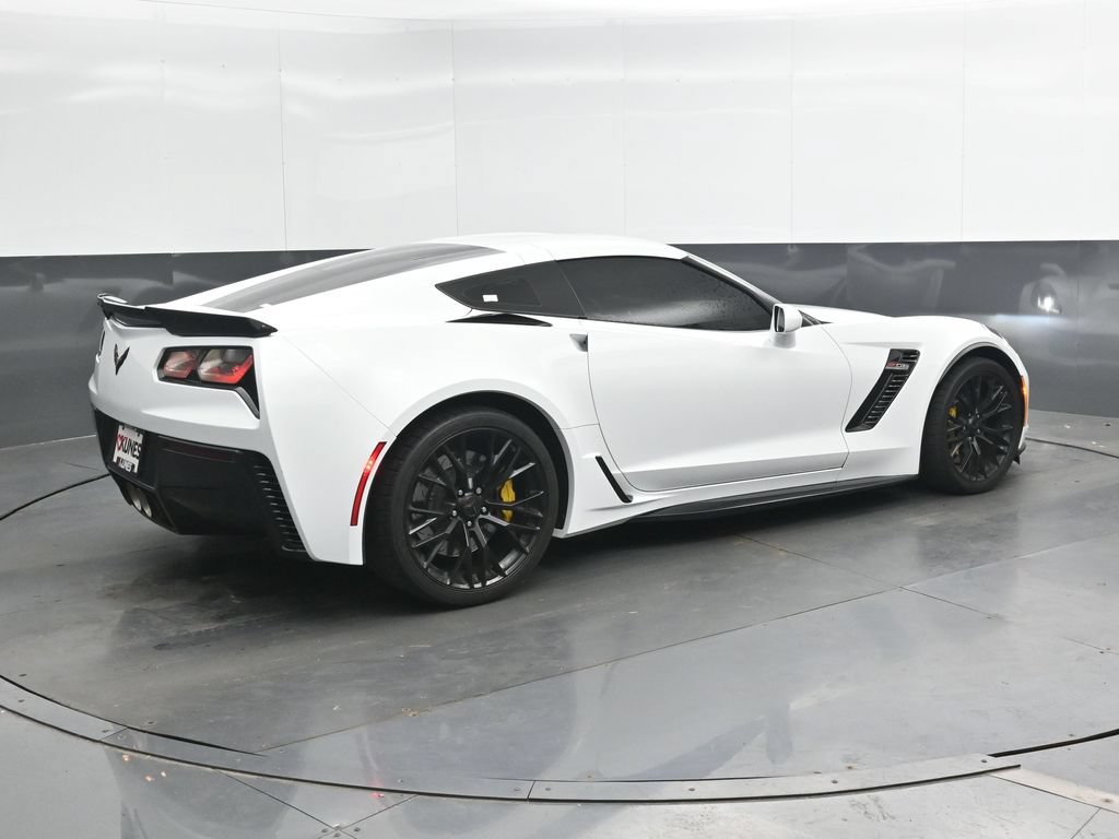 Used 2017 Chevrolet Corvette Z06 RWD image 3