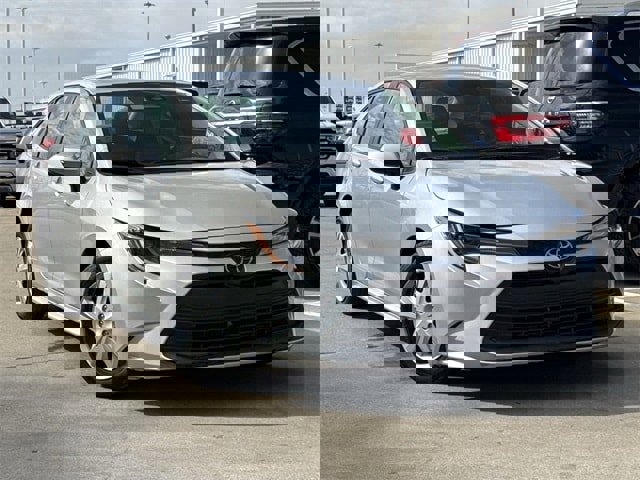 Used 2023 Toyota Corolla LE image 1