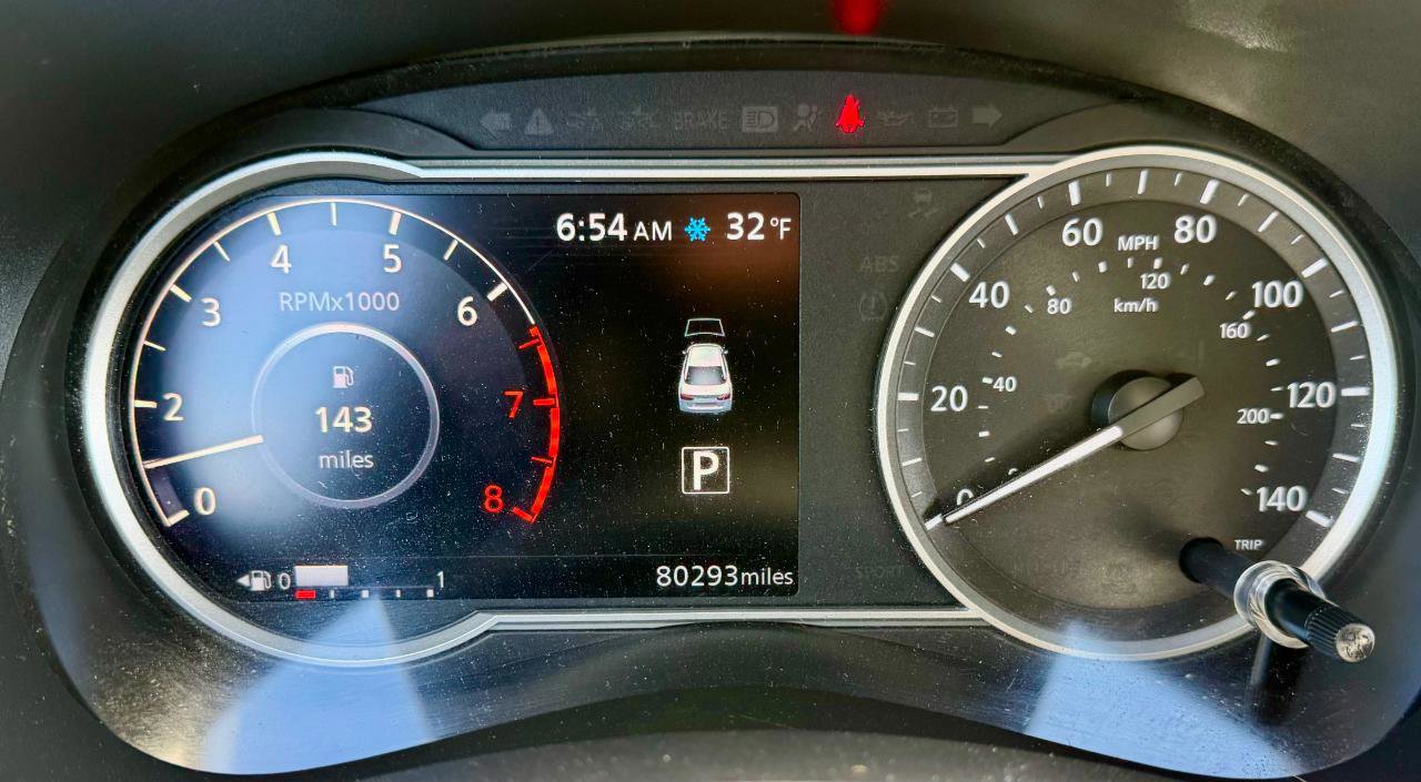Used 2020 Nissan Versa SV FWD image 20