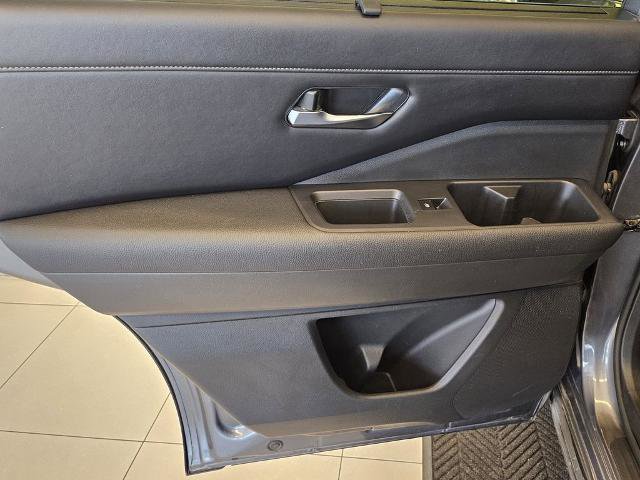 Certified 2023 Nissan Pathfinder SL image 25