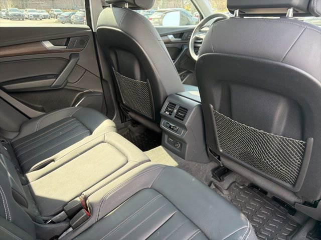 Used 2024 Audi Q5 2.0T Premium w/ Convenience Package image 12