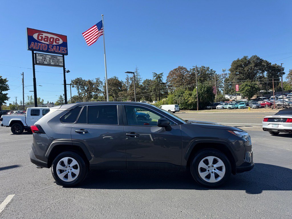 Used 2024 Toyota RAV4 LE image 8