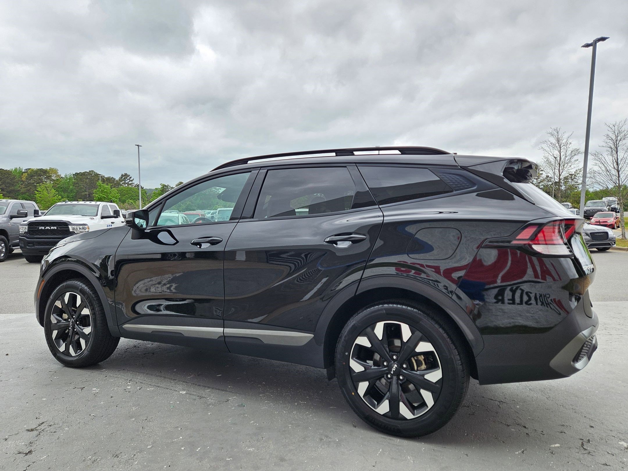 Used 2023 Kia Sportage X-Line w/ X-Line Premium Package AWD/4WD image 5