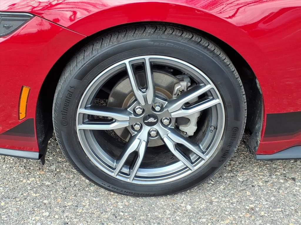 Used 2024 Ford Mustang Coupe image 9