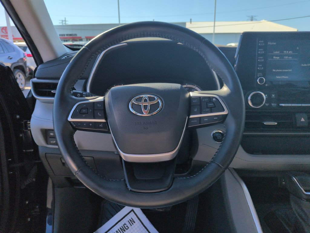 Certified 2022 Toyota Highlander XLE AWD/4WD image 14
