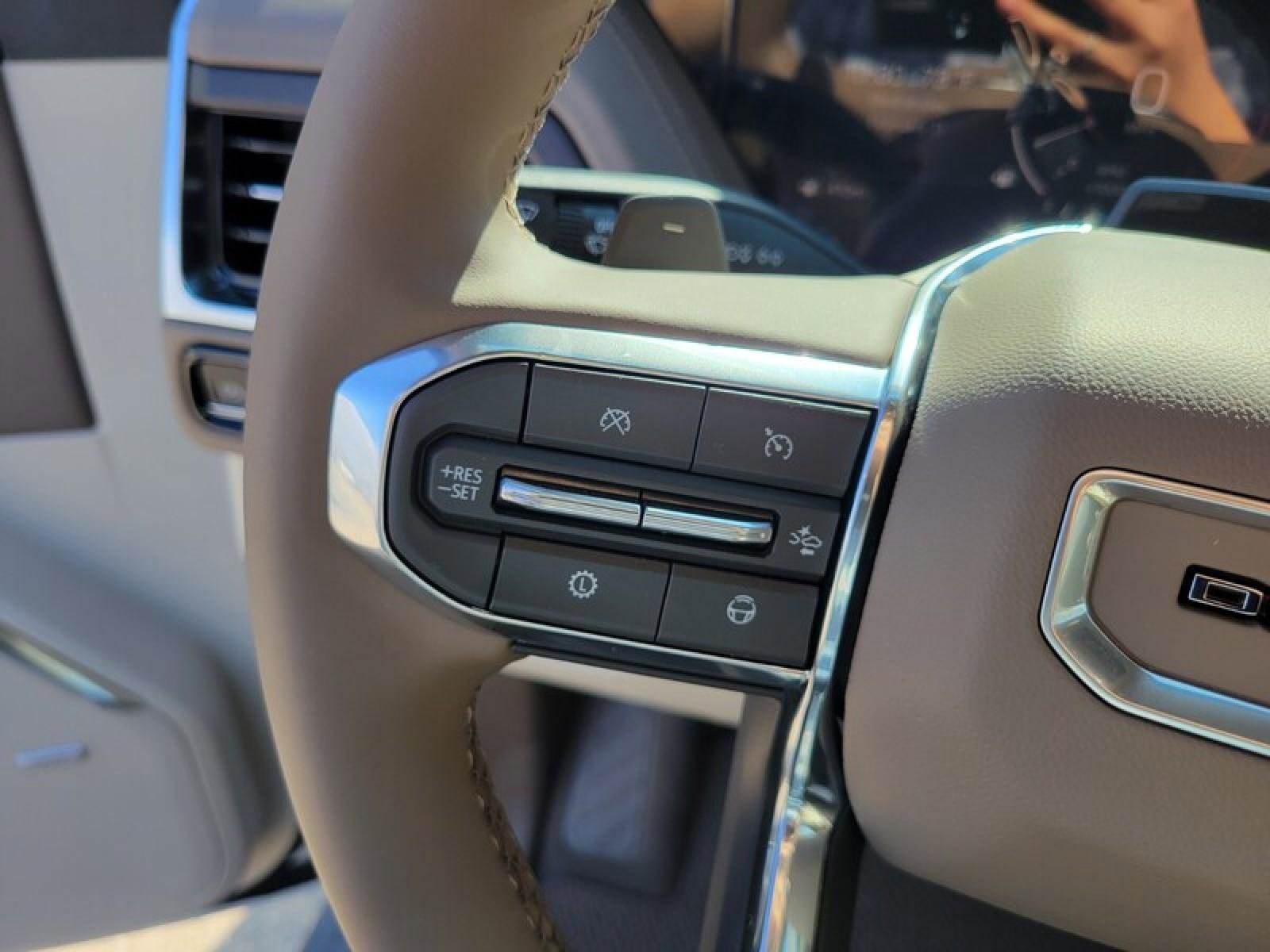 New 2026 GMC Yukon XL Denali w/ Denali Reserve Package image 19