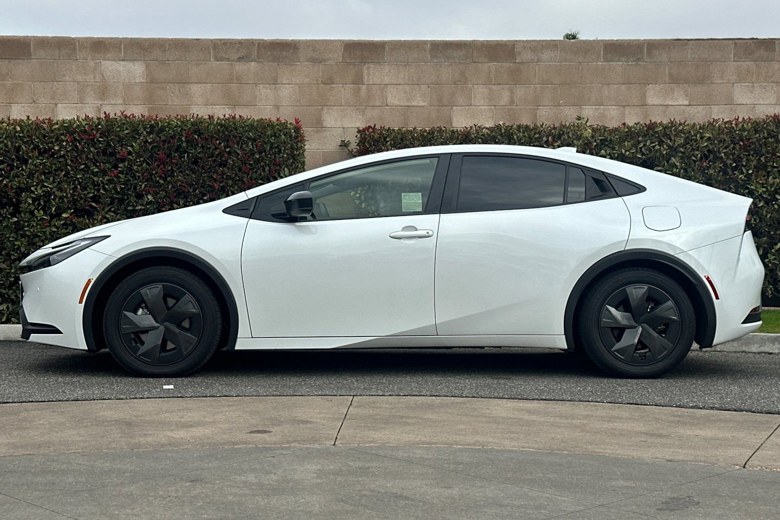 Used 2024 Toyota Prius Prime SE image 7