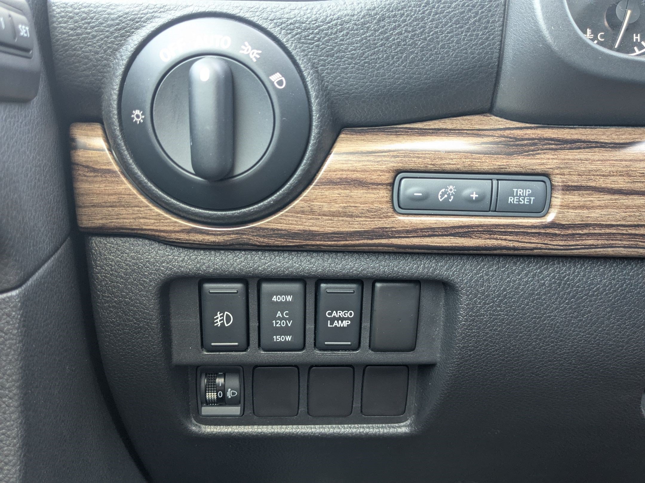 Used 2017 Nissan Titan SL AWD/4WD image 22