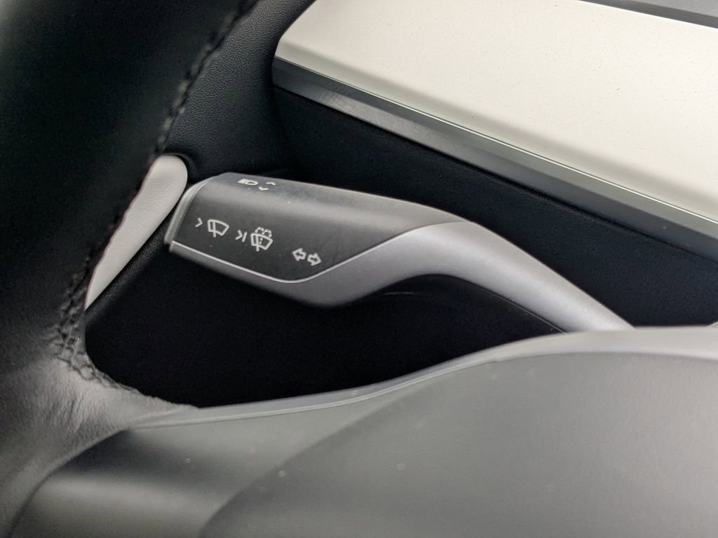 Used 2022 Tesla Model Y Long Range AWD/4WD image 22