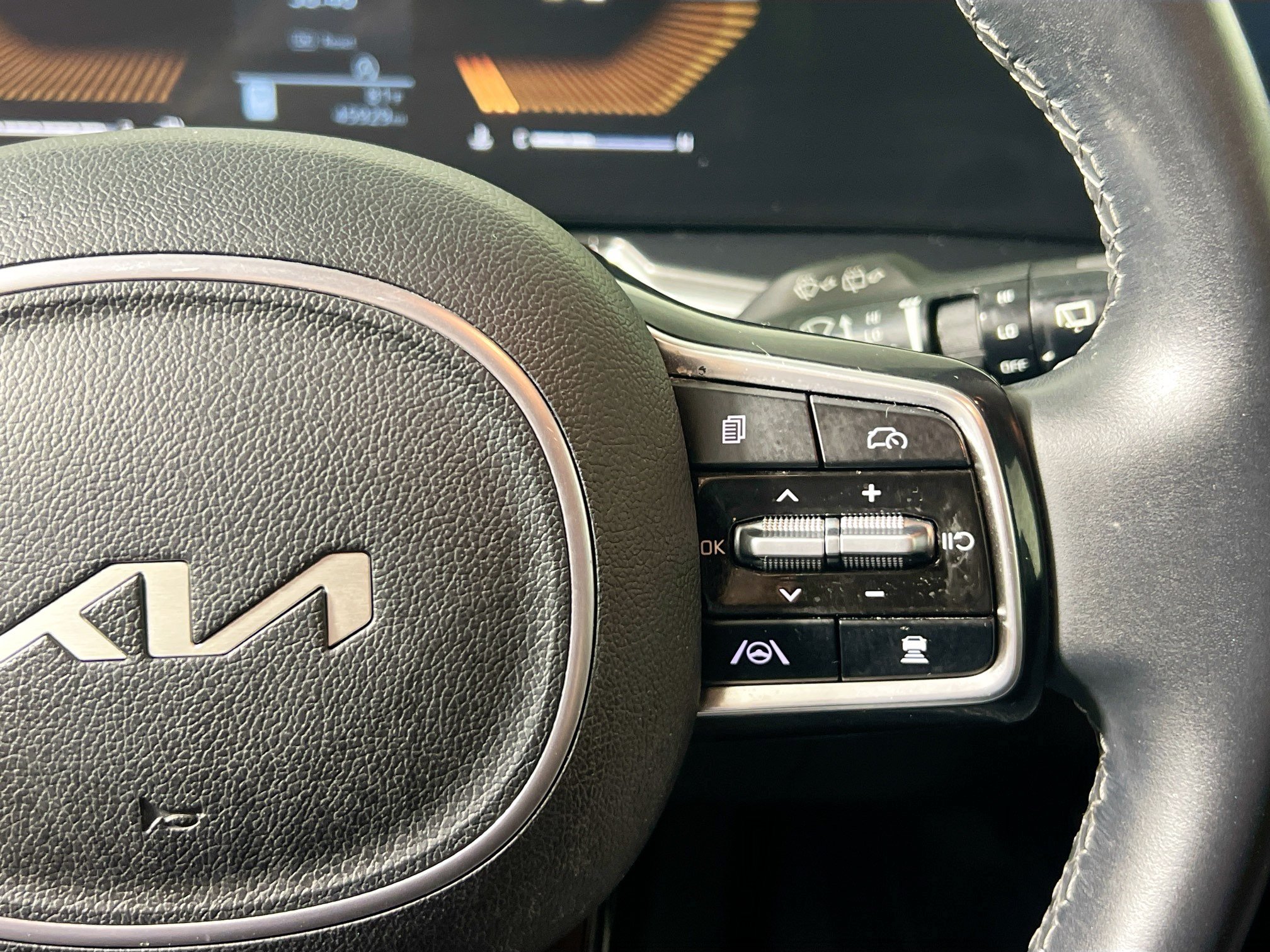 Used 2024 Kia Sorento S FWD image 19