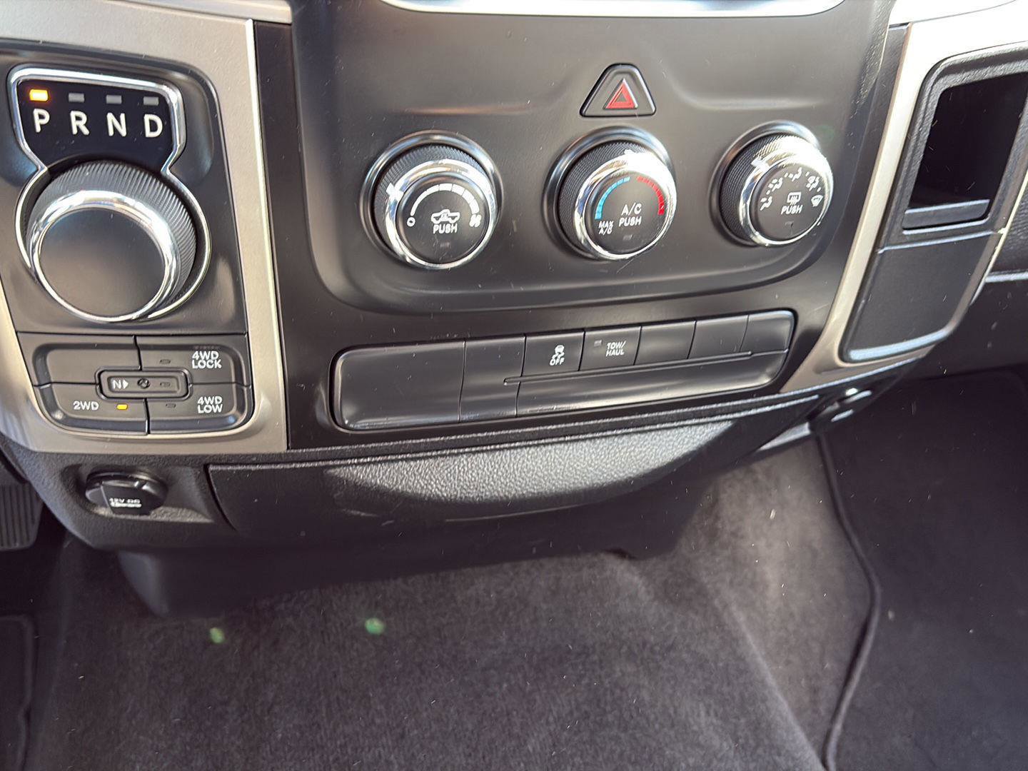 Used 2017 RAM 1500 Classic SLT image 25