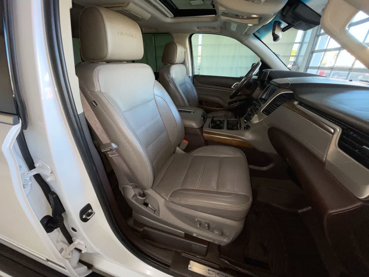 Used 2019 GMC Yukon XL Denali w/ Denali Ultimate Package AWD/4WD image 26