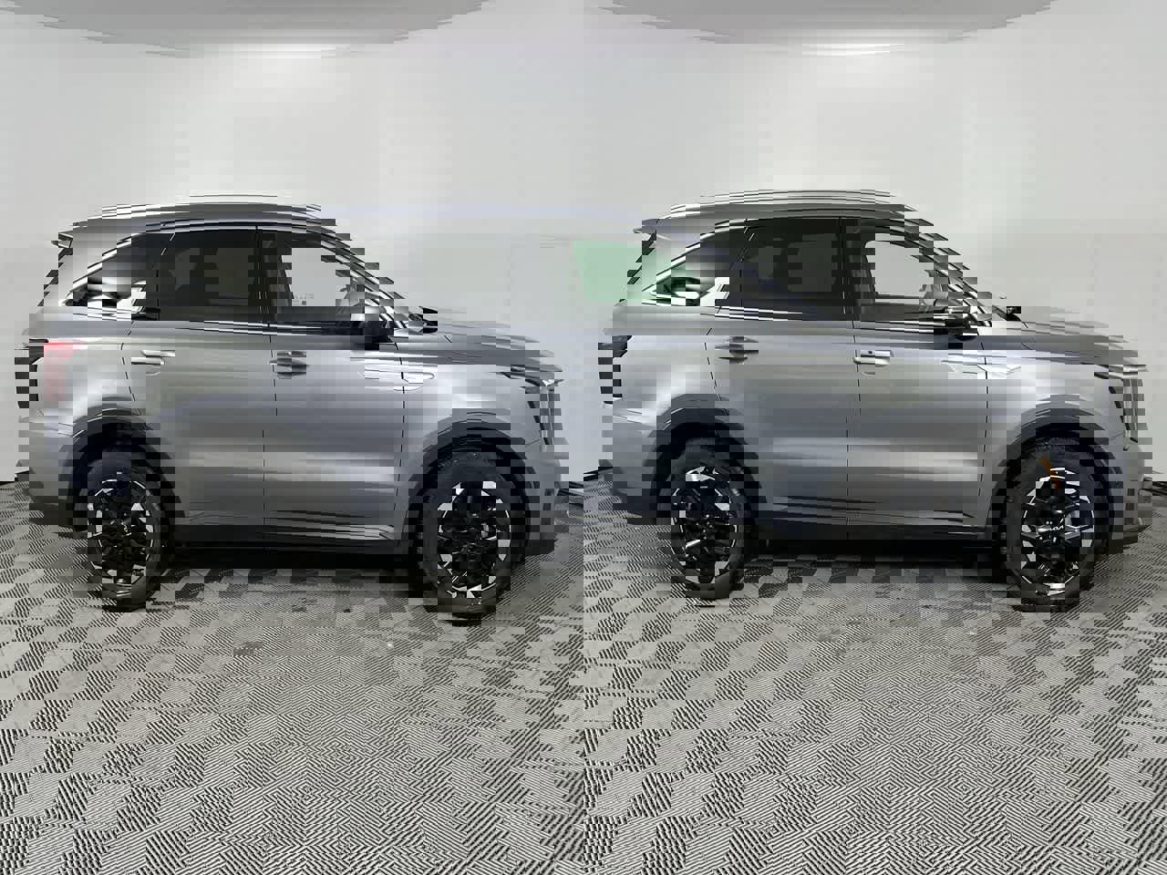 Used 2024 Kia Sorento S image 9