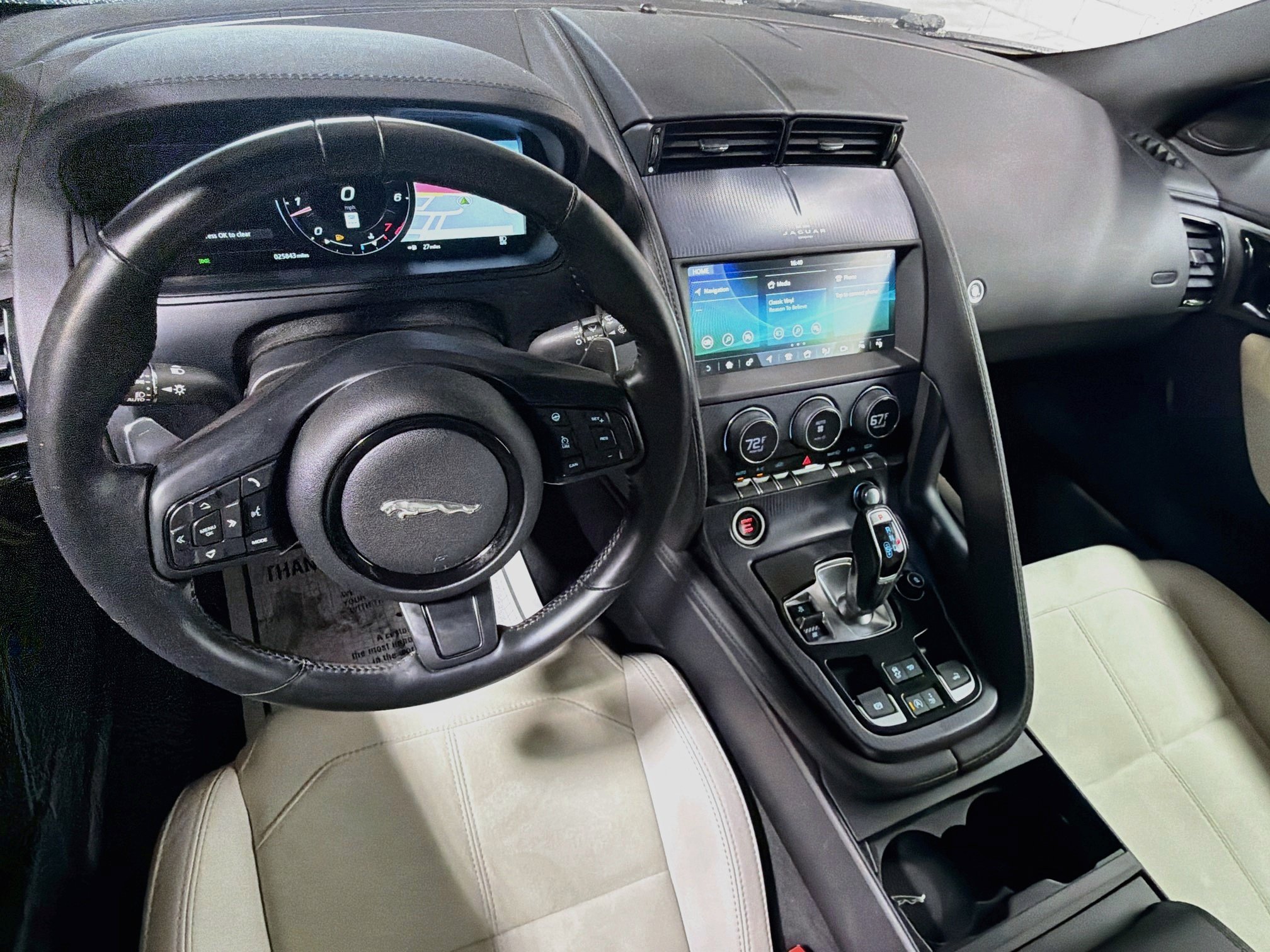 Used 2023 Jaguar F-TYPE R-Dynamic AWD/4WD image 15