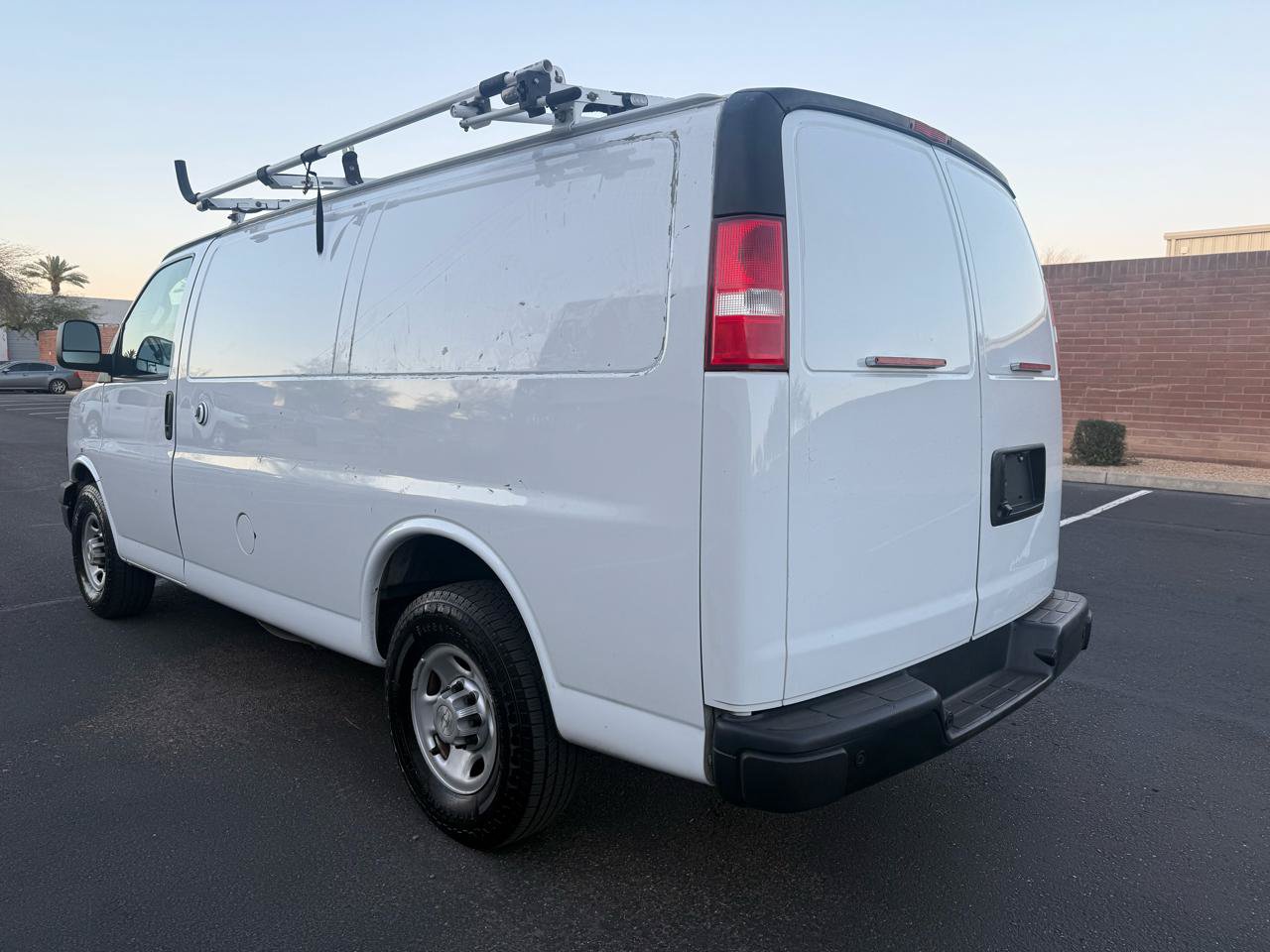 Used 2019 Chevrolet Express 2500 w/ Driver Convenience Package RWD image 5