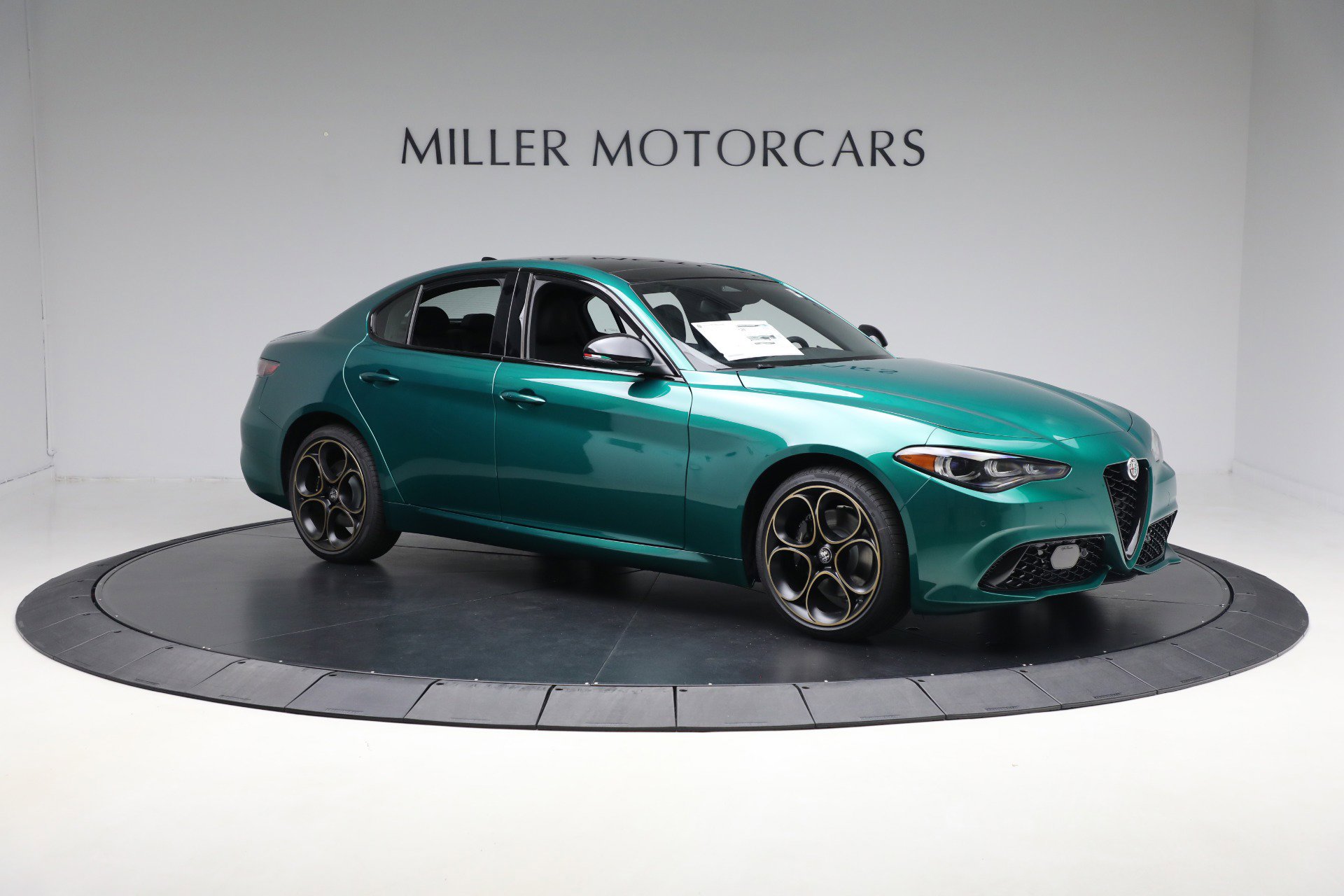 New 2025 Alfa Romeo Giulia AWD w/ Driving Assist Package image 9