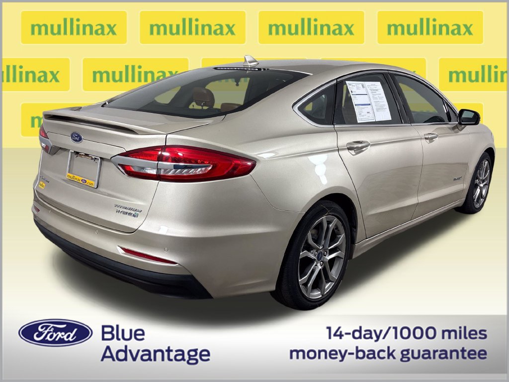 Certified 2019 Ford Fusion Titanium FWD image 4